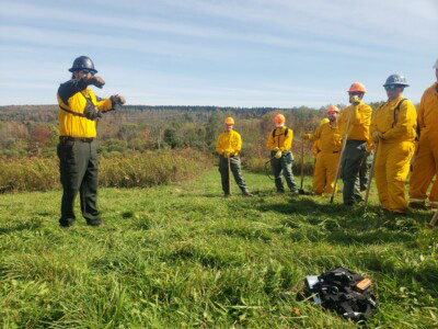 Vander Yacht talking to students at Active fire management